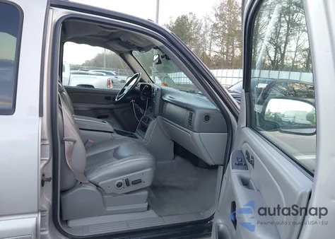 2004 Chevrolet Suburban 1500 Lt z USA, uszkodzony, nr VIN 1GNFK16Z04J145935